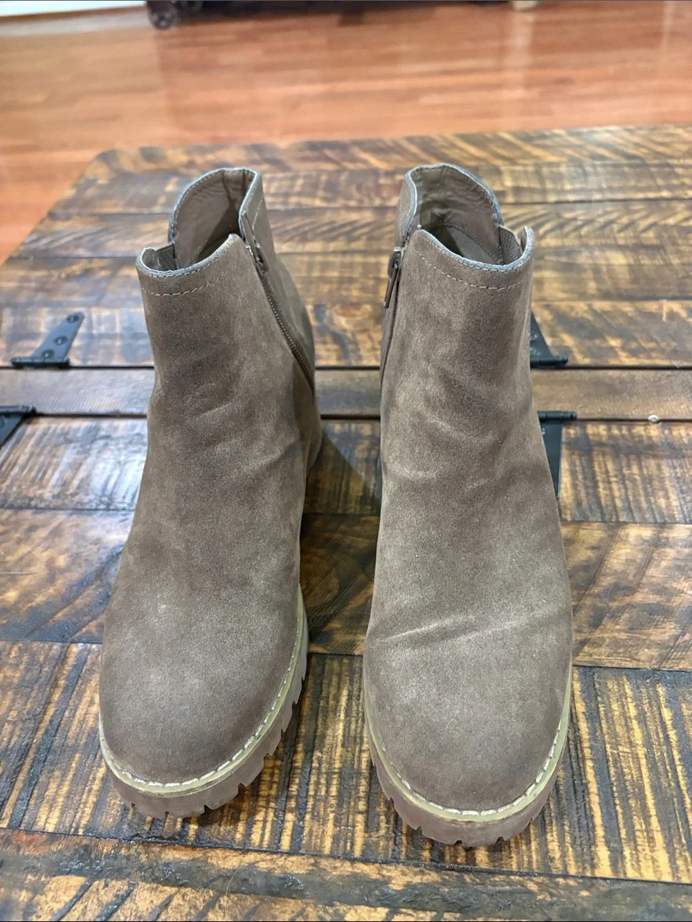Carlos Suede Lug Sole Ankle Boots - Taupe